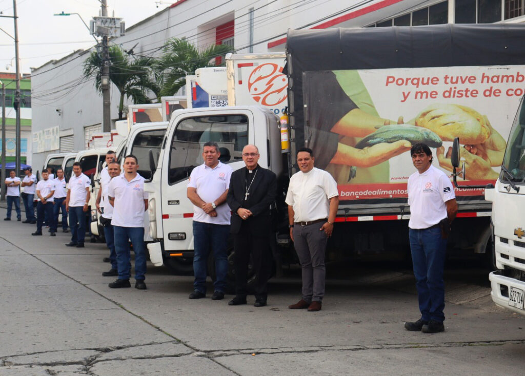 asamblea-del-valle-reconoce-labor-social-del-presbitero-joaquin-alberto-gomez-01
