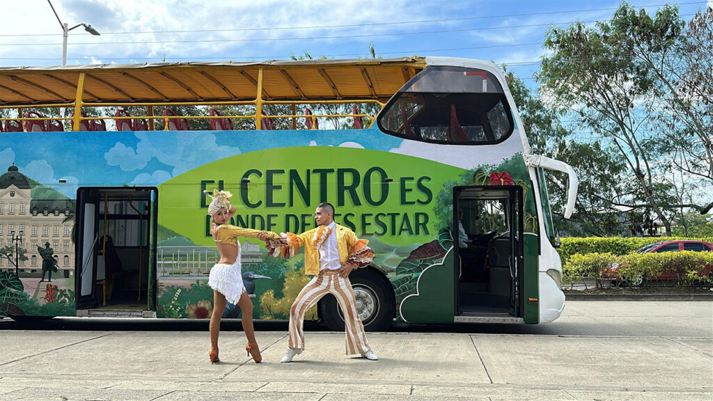 bus-panoramico-vuelve-a-rodar-por-cali-paseos-gratis-para-calenos-y-visitantes-04