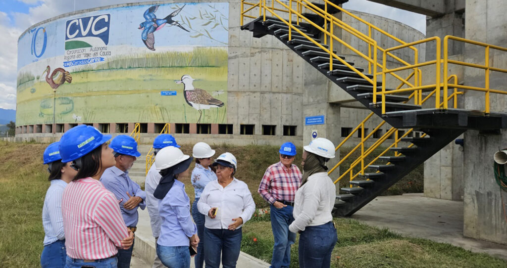 palmira-adoptar-sistema-innovador-de-tratamiento-de-agua-residuales-implementado-en-buga-con-inversion-dee-cvc-04