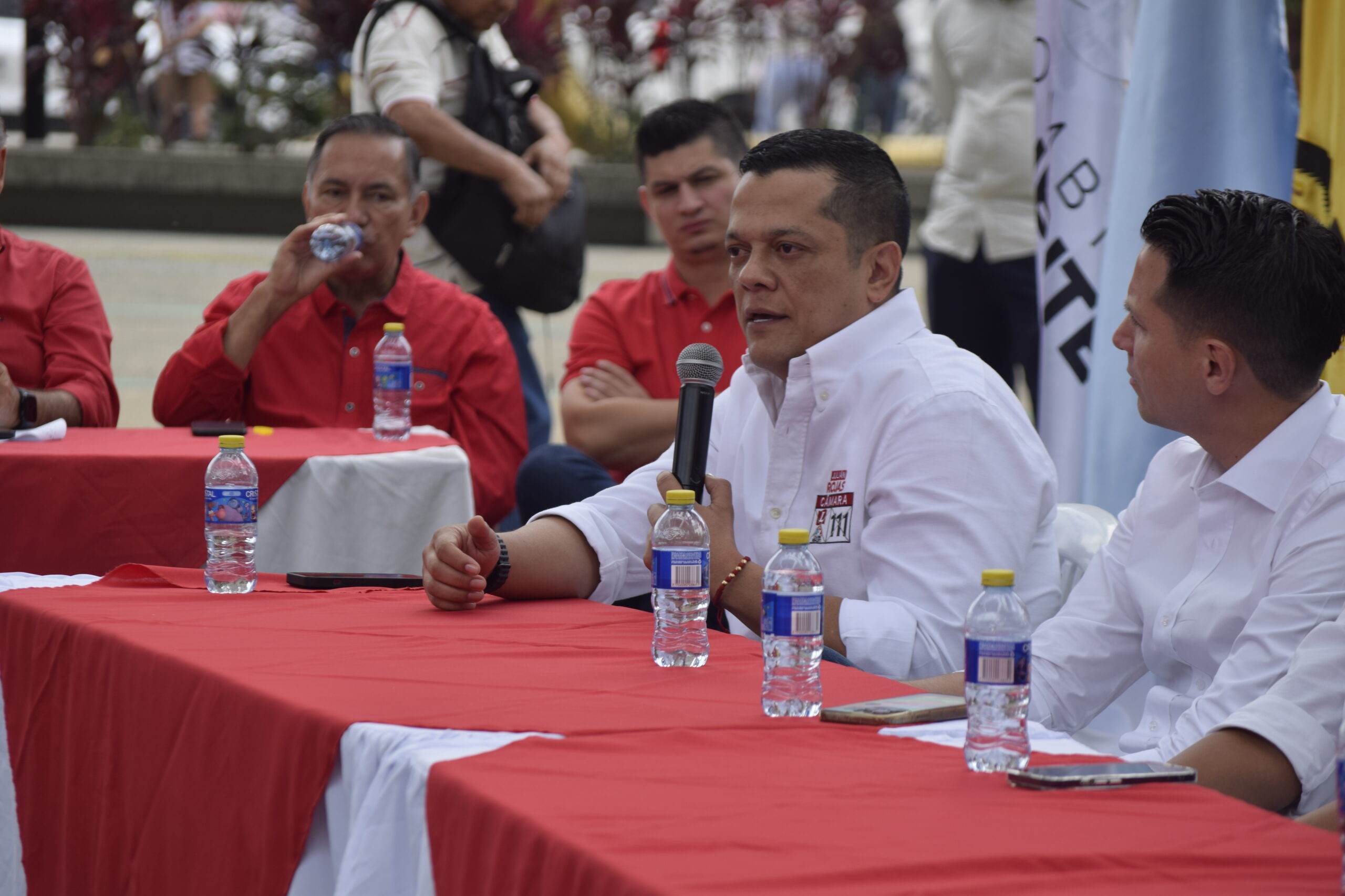 julian-rojas-apuesta-por-el-valle-del-cauca-desde-el-trabajo-social-y-el-dialogo-ciudadano-01