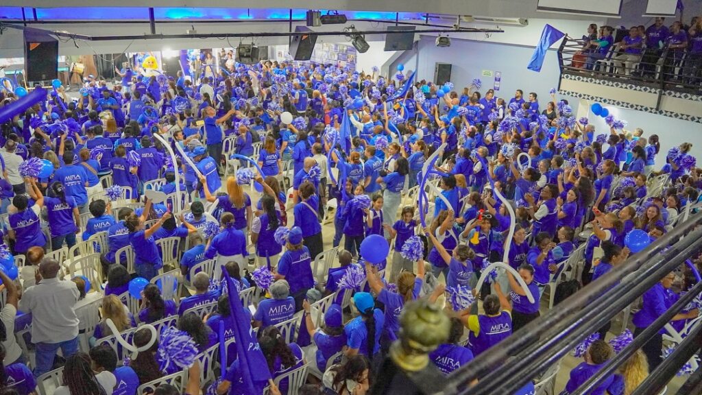 con-gran-participacion-ciudadana-el-partido-mira-cerro-campana-en-cali-02