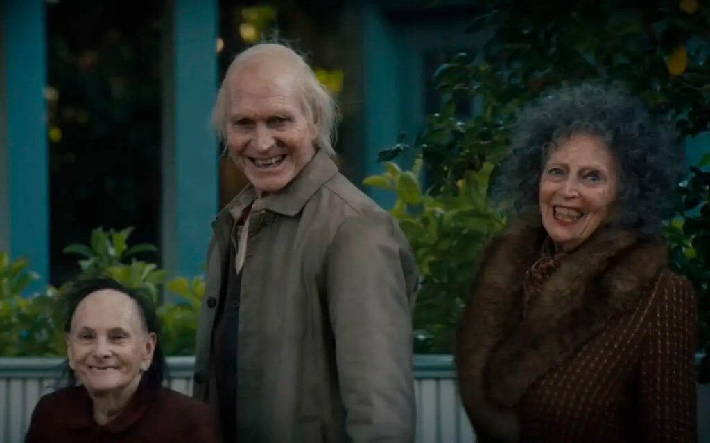 la-noche-del-demonio-estan-entre-nosotros-03