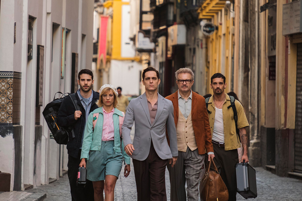 berlin-regresa-con-el-golpe-mas-elegante-y-peligroso-en-sevilla-01