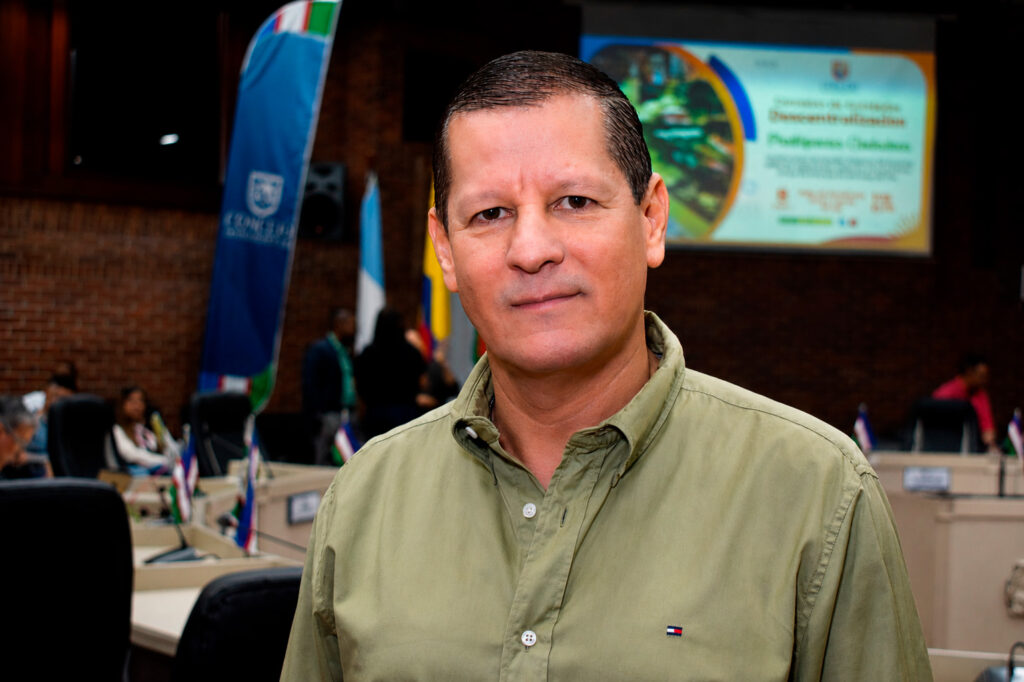 concejal-alerta-sobre-obsolescencia-tecnologica-en-cali-03