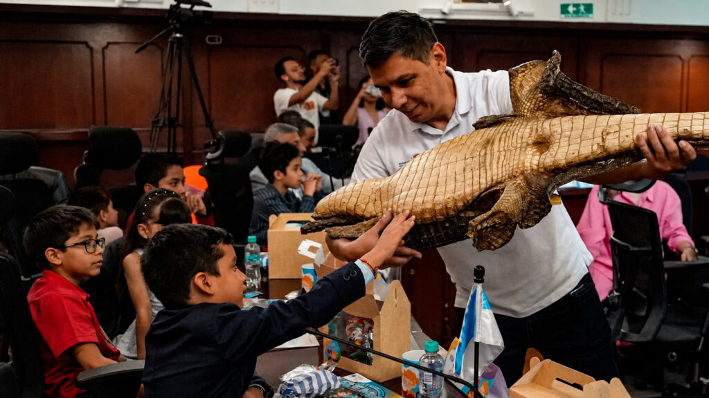 pequenos-grandes-lideres-el-valle-del-cauca-celebro-la-tercera-edicion-de-diputadito-por-un-dia-03